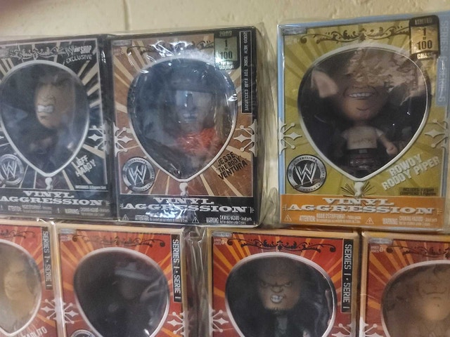WWE Vinyl Aggression Figures Complete Set - photo 3