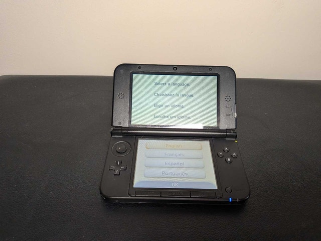 Nintendo 3DS XL - HEAVILY PLAYED