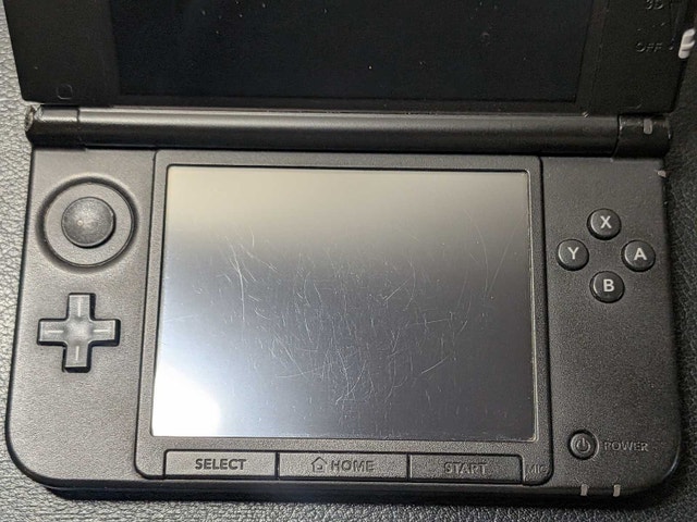 Nintendo 3DS XL - HEAVILY PLAYED - photo 4