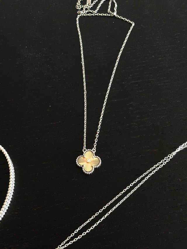 Van Cleef & Arpels Alhambra Clover Pendant Necklace