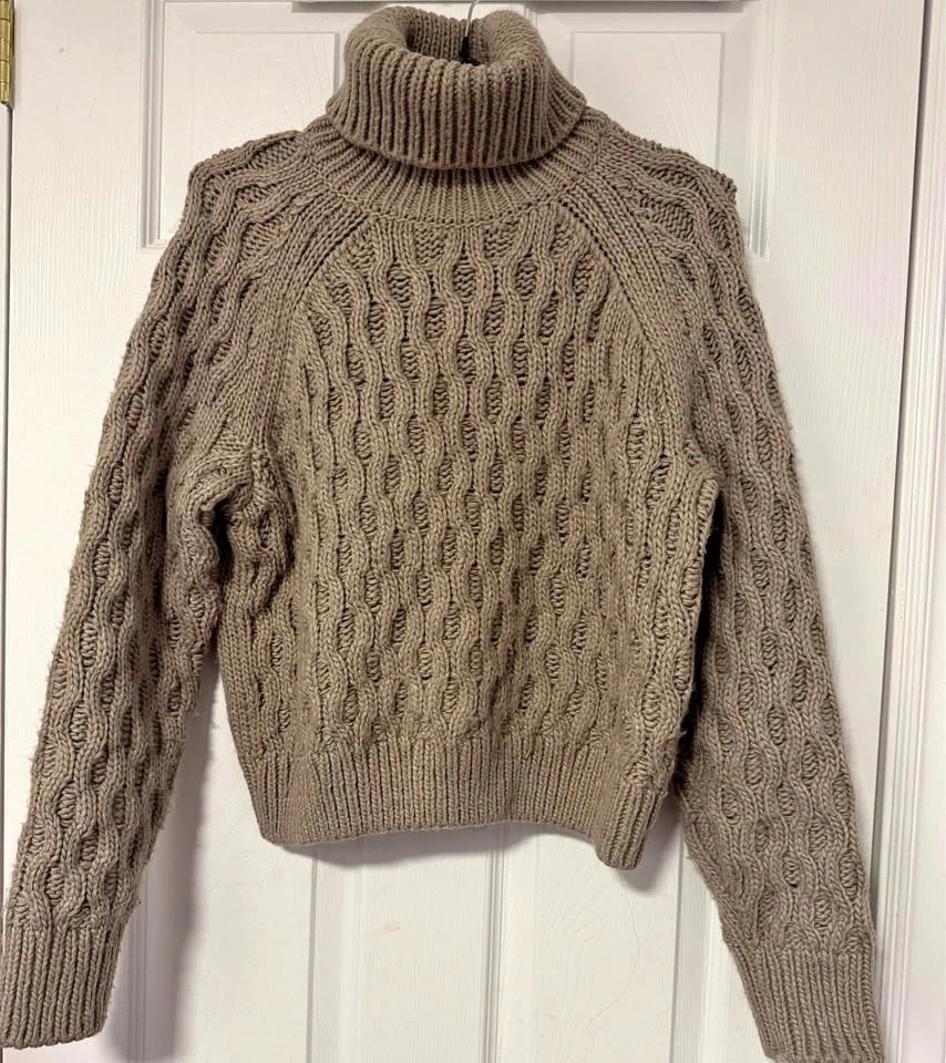 Women’s H&M Cable-Knit Turtleneck Sweater - Size S