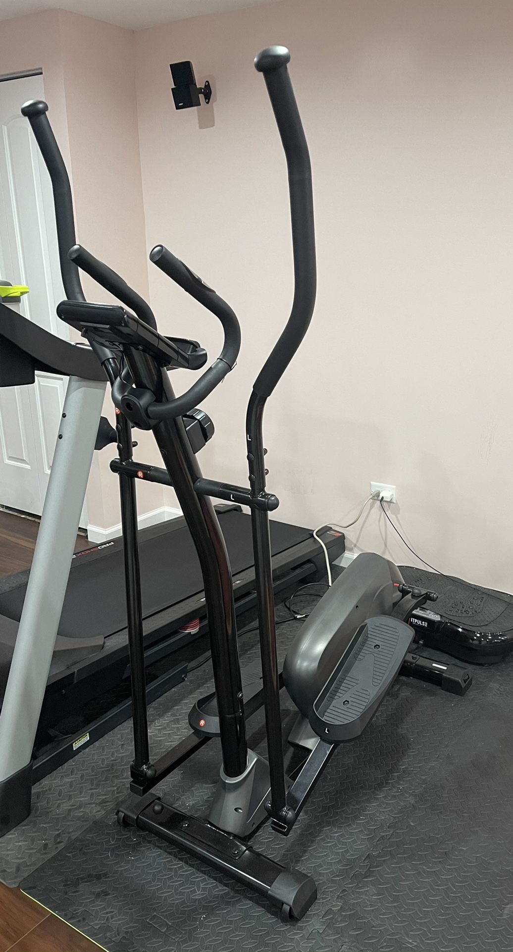 Elliptical Machine for Home Use - photo 2