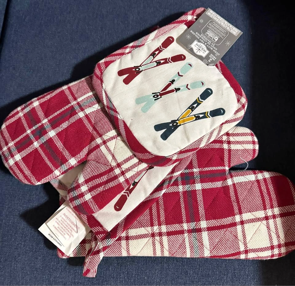 Oven Mitt and Pot Holder - 2 Pieces