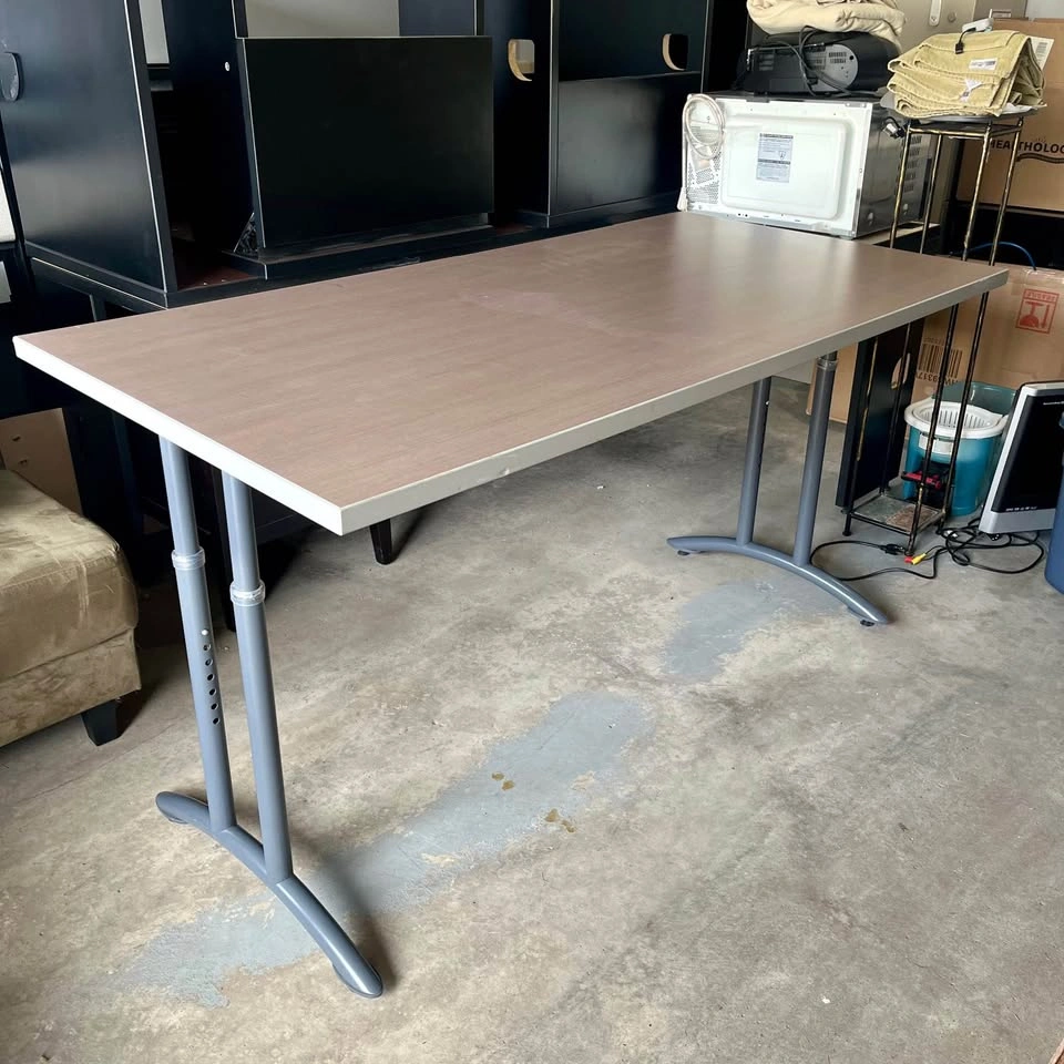 Sturdy Table (Doesn’t Fold) - photo 2