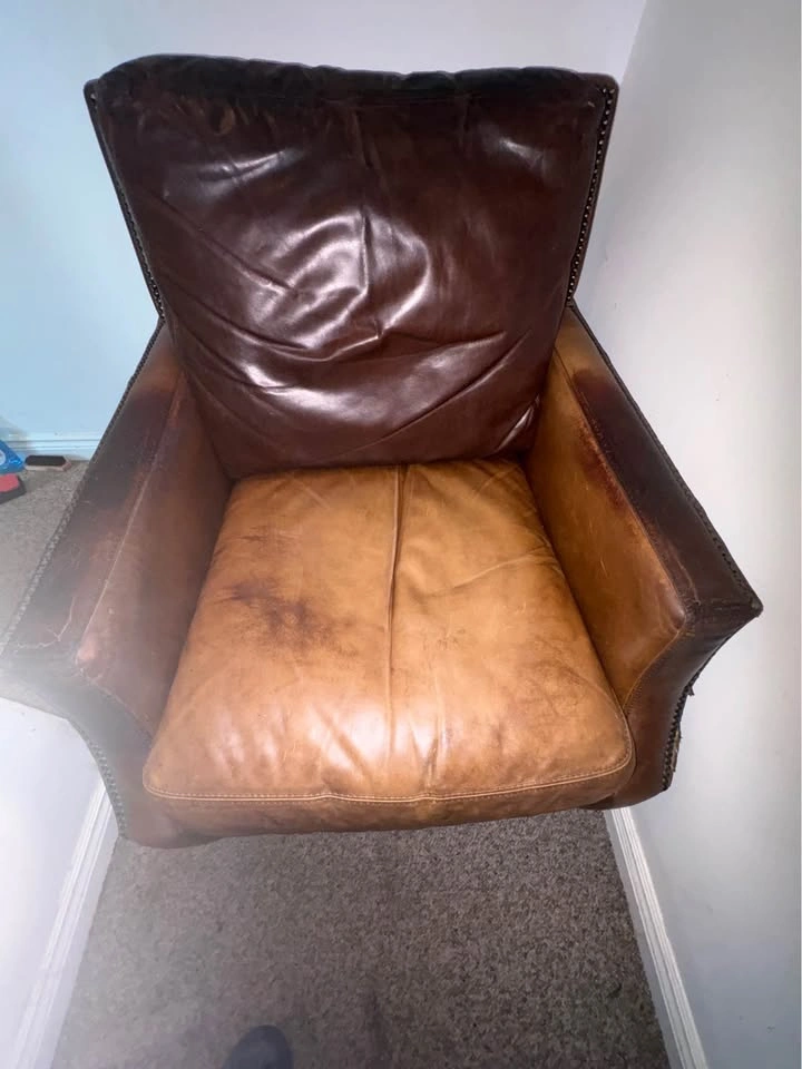Vintage Luxury Brown Leather Armchair with Nailhead Trim - photo 5