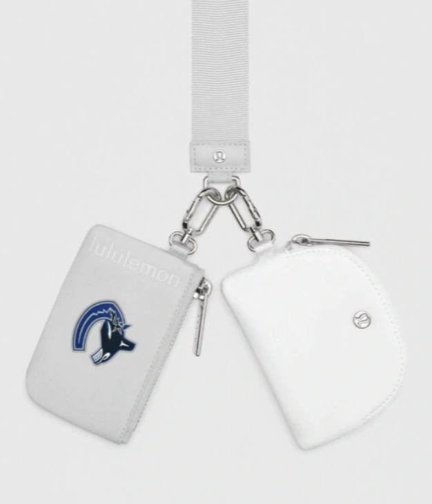 LULULEMON x Canucks Dual Pouch Wristlet + T-Shirt (Medium) - photo 4