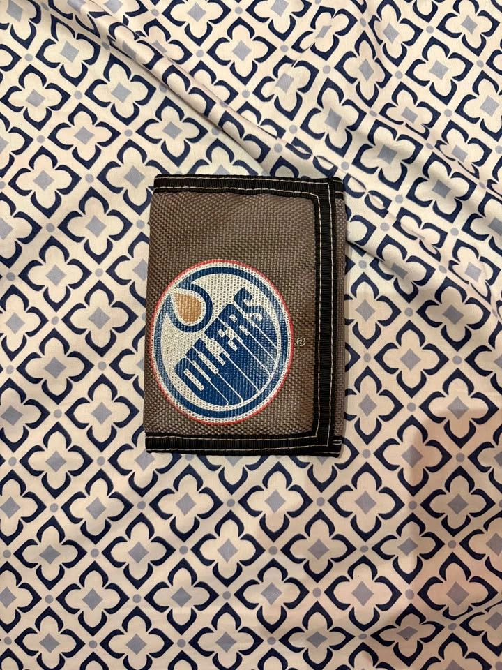 Oilers wallet