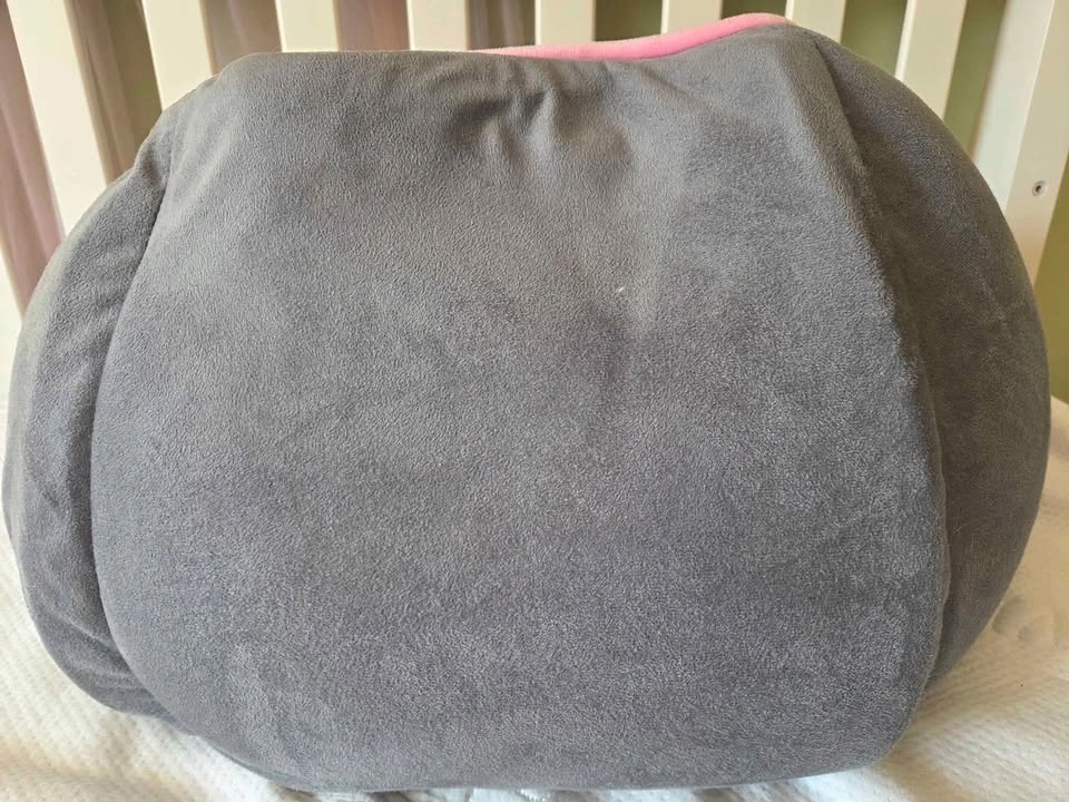 Cat Snuggle Cave Bed in EUC - photo 3