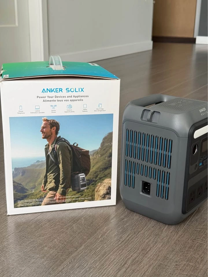 Anker SOLIX C300 Portable Power Station - photo 2