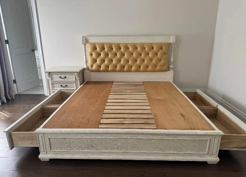 King size bed frame - Real leather headboard - photo 2