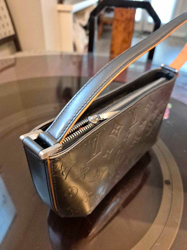 Louis Vuitton Handbag - photo 2
