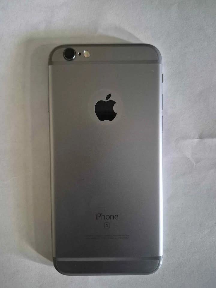 iPhone 6s - photo 2