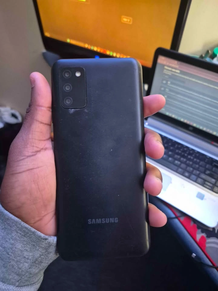 Samsung Galaxy (Black) - Good Condition - Unlocked - photo 2