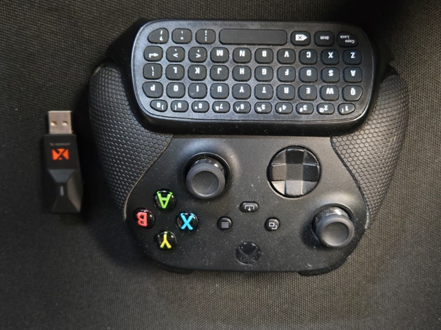 Xbox Controller w/ Back Buttons(gyro) + Keyboard Chatpad