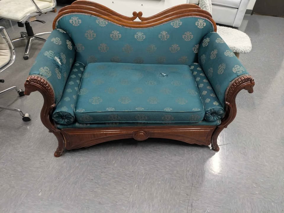 Antique sofa wood - photo 4