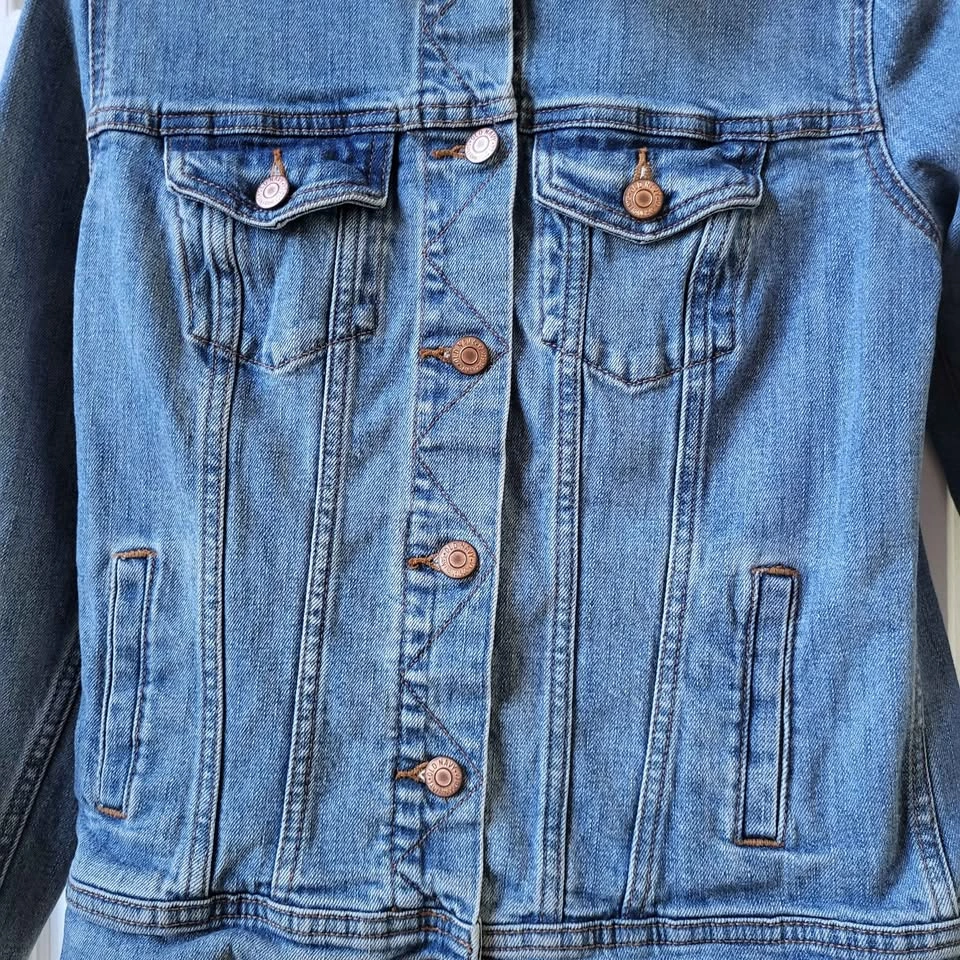 Old Navy Denim Jean Jacket Women's Size S Like New - photo 5