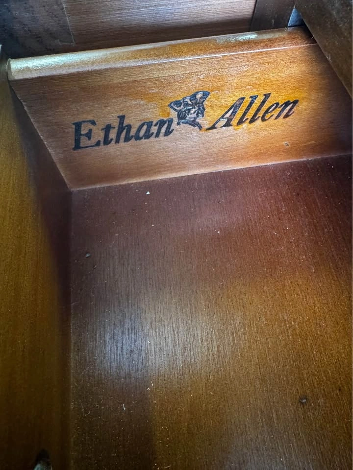 Vintage Ethan Allen Dresser $150 OBO - photo 3