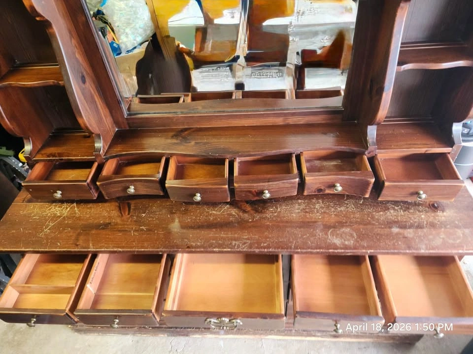 Vintage Ethan Allen Dresser $150 OBO - photo 4