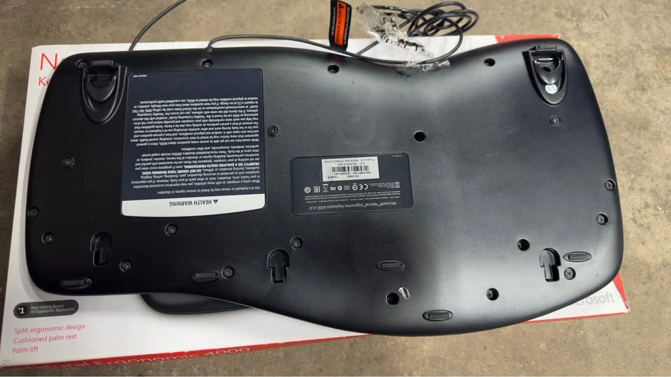 Microsoft Natural Ergonomic Keyboard 4000 - photo 3