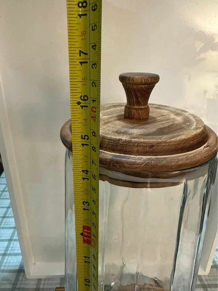 Glass beverage dispenser with wood lid n spigot - photo 4