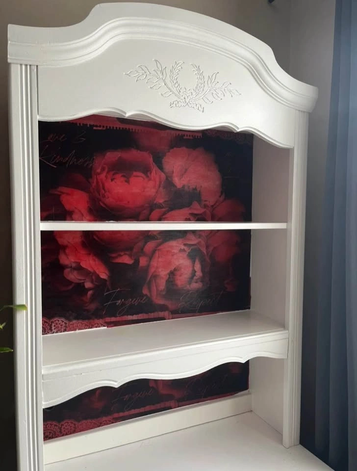 White Hutch with Drawers - photo 3