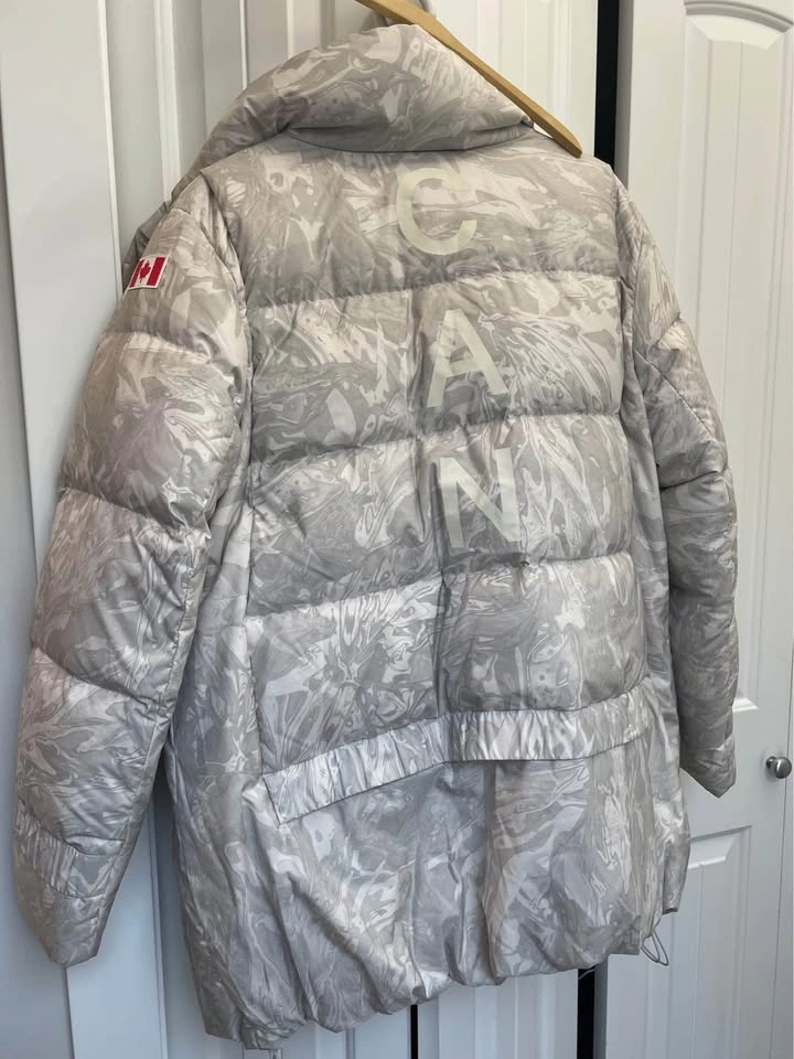 Lululemon Team Canada Women's Winter Jacket - photo 2