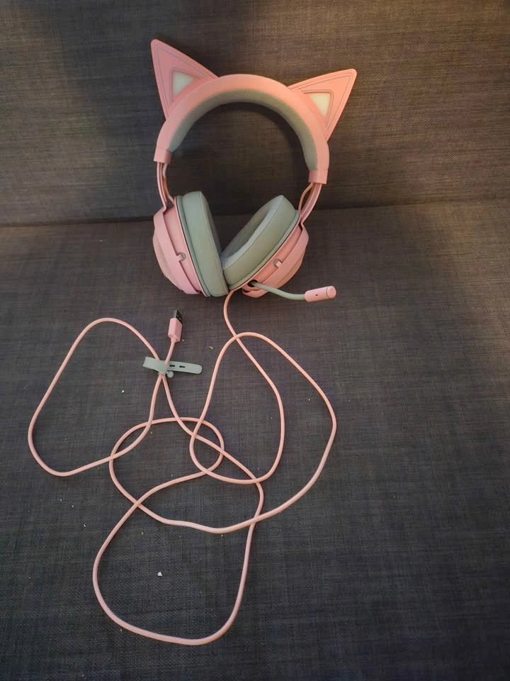 RAZER pink cat ear gaming headphones with mic - photo 2