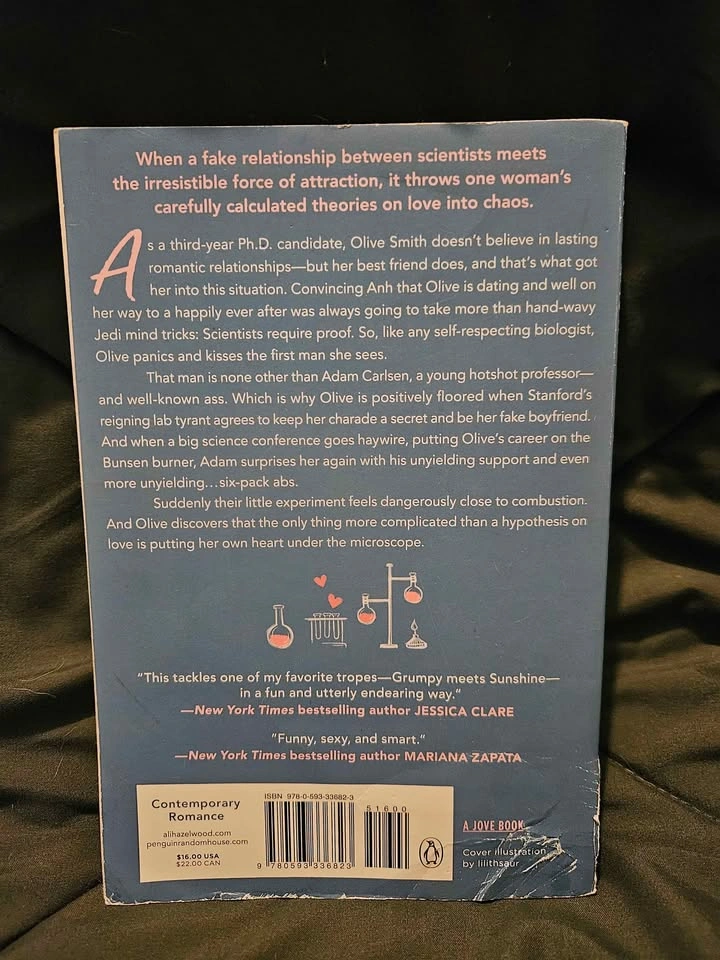 Love Hypothesis by Ali Hazelwood (Paperback) - photo 2