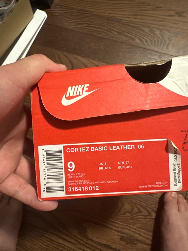 Nike Basic Cortez Leather ‘06 Size 9 Men