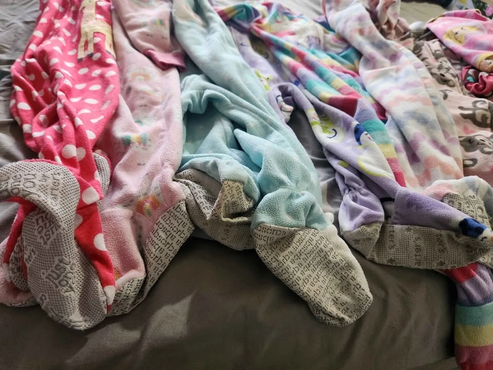 9 Footed Pjs for Girls size 2T - photo 2