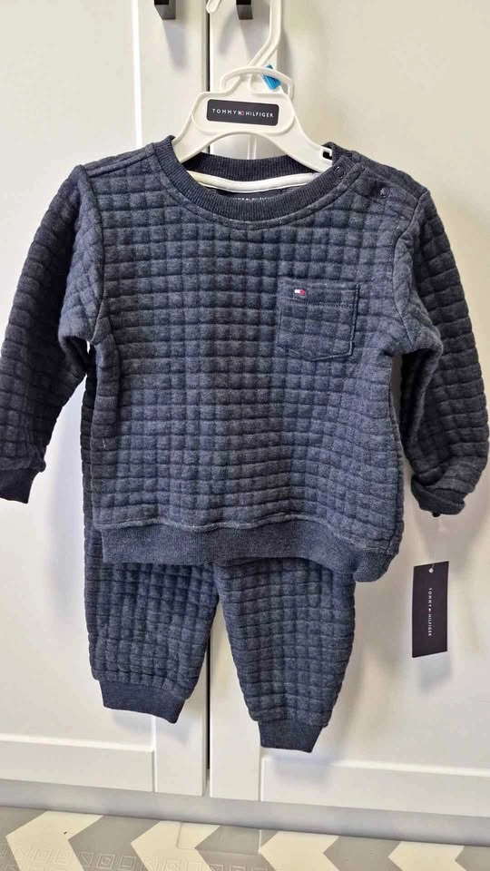 Baby outfit size 24M