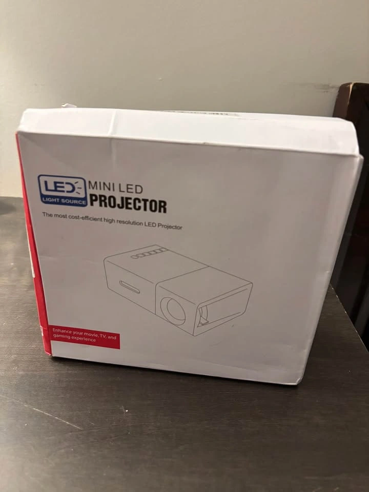 Mini LED Projector - photo 2