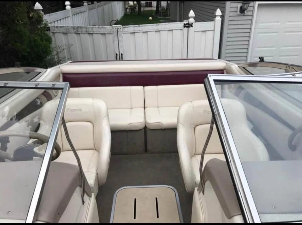 1999 Bryant 19.5' V Hull Ski Boat - photo 4