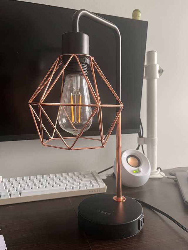 Nightside lamp w/charging port