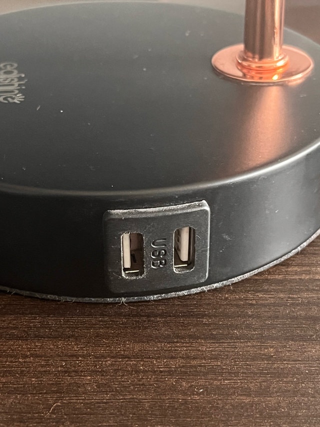 Nightside lamp w/charging port - photo 3