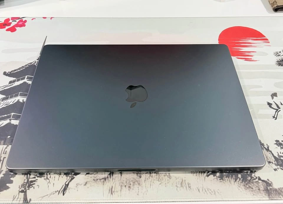 16” MacBook Pro M3 Max (64GB Memory, 1TB Storage) - photo 2