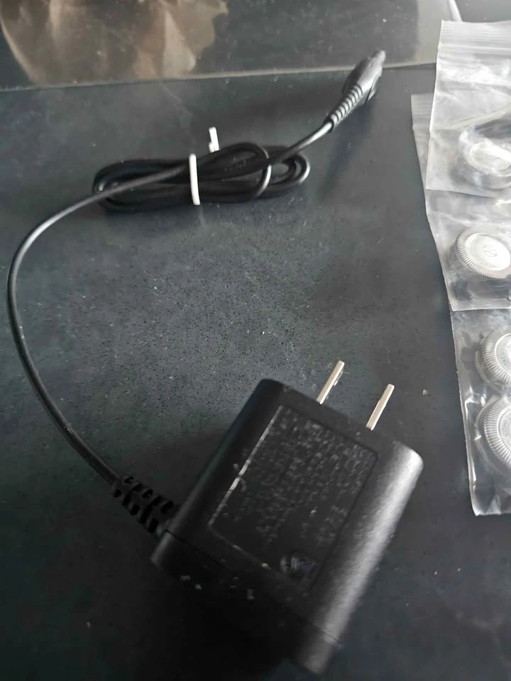 Philips 5000 Series Shaver - Tons of New Parts! - photo 5