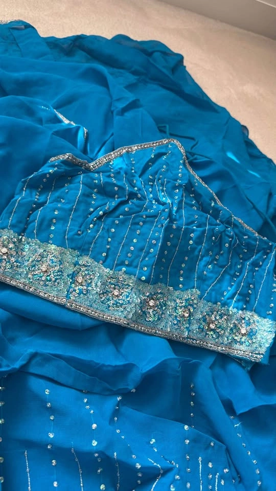 Designer Sari + Halter Blouse - photo 3