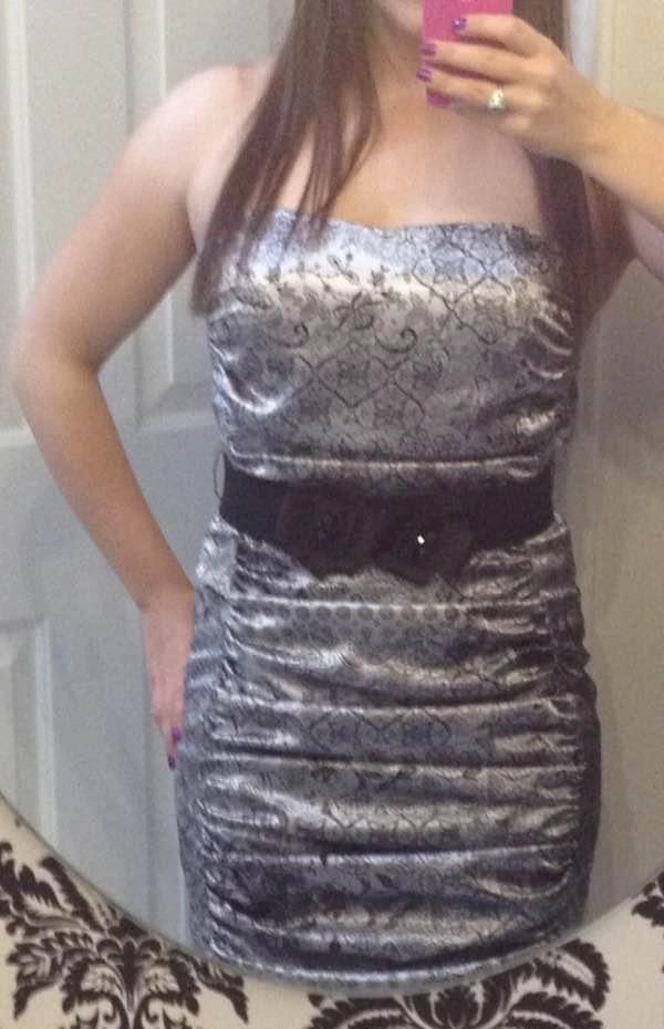 Women’s Le Chateau Dress - Size Medium - photo 3
