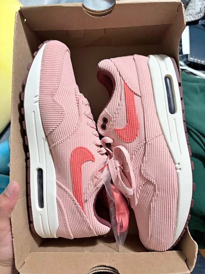 Nike Air Max 1 Prm Corduroy Coral Size 10w/8.5m