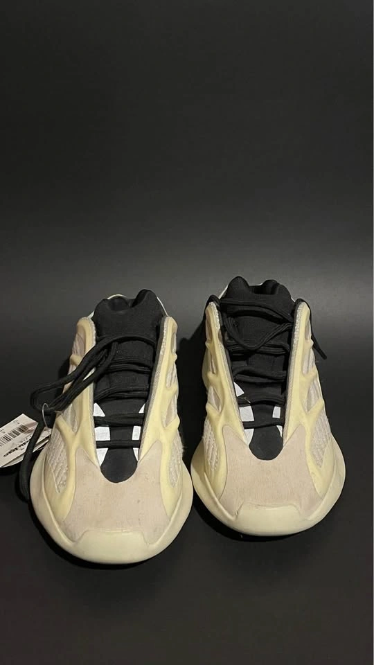 Adidas Yeezy 700 V3 Azael - Size 6.5 US - photo 3