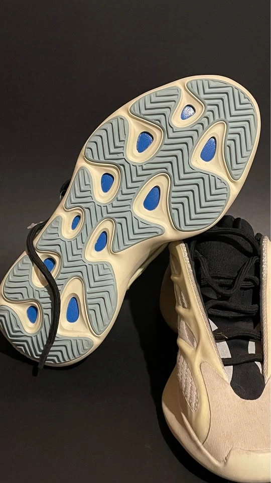 Adidas Yeezy 700 V3 Azael - Size 6.5 US - photo 5