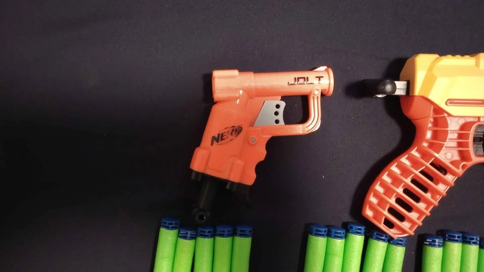 2 Nerf Blasters + Darts - photo 3