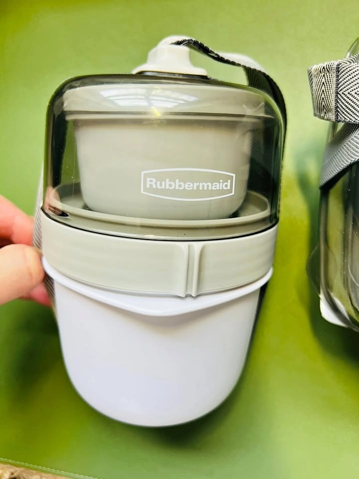 Rubbermaid lunch containers set of 2