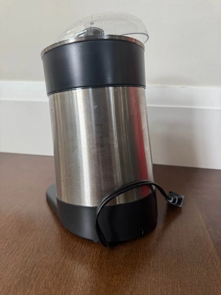 Toastess Citrus Juicer with lid - photo 4