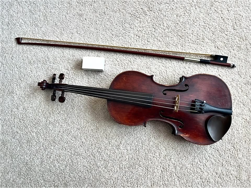 German Made 3/4 Violin from 1900s w/ Bow, Case, Rosin - photo 2