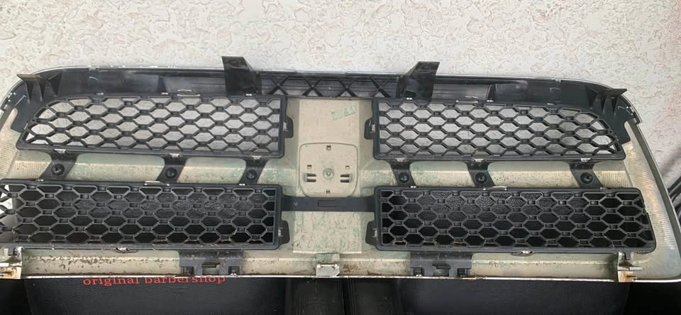 2009-2012 Dodge Ram 1500 Grill - photo 2