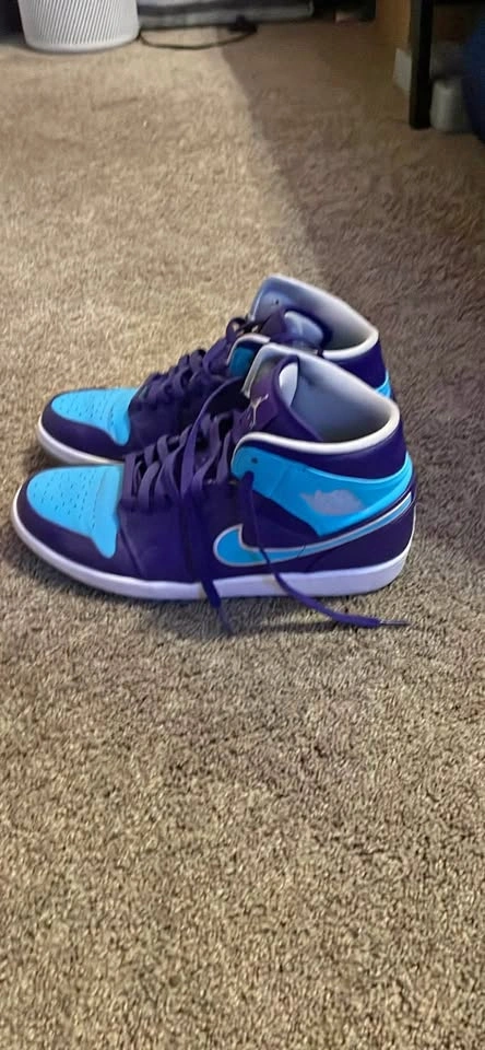 Jordan 1 Charlotte Hornets 2014 Mids Mens Size 11