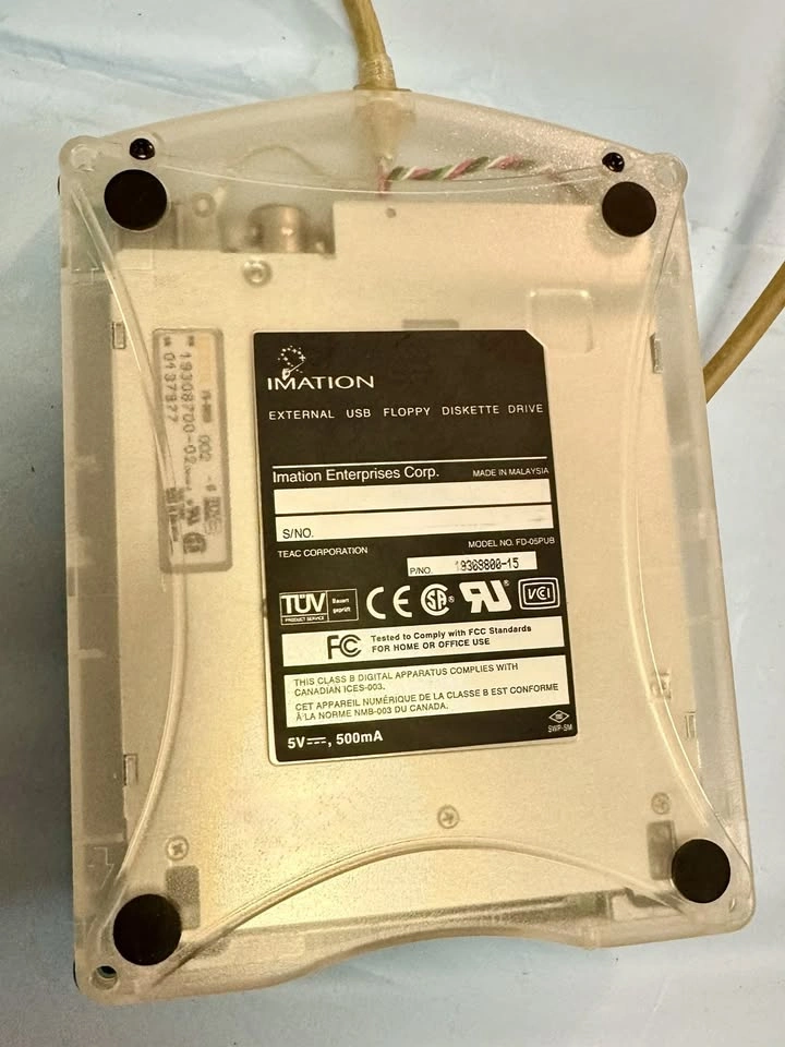 Vintage Apple Style USB Floppy Drive (Imation) - photo 2