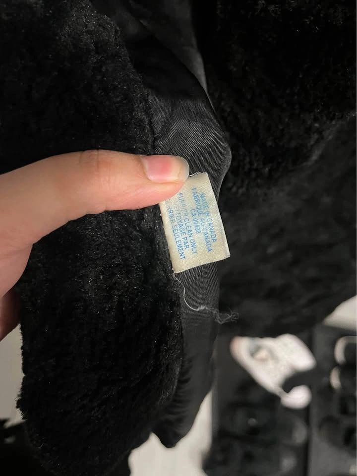 Coat Bought for $1000 selling $150 - photo 5